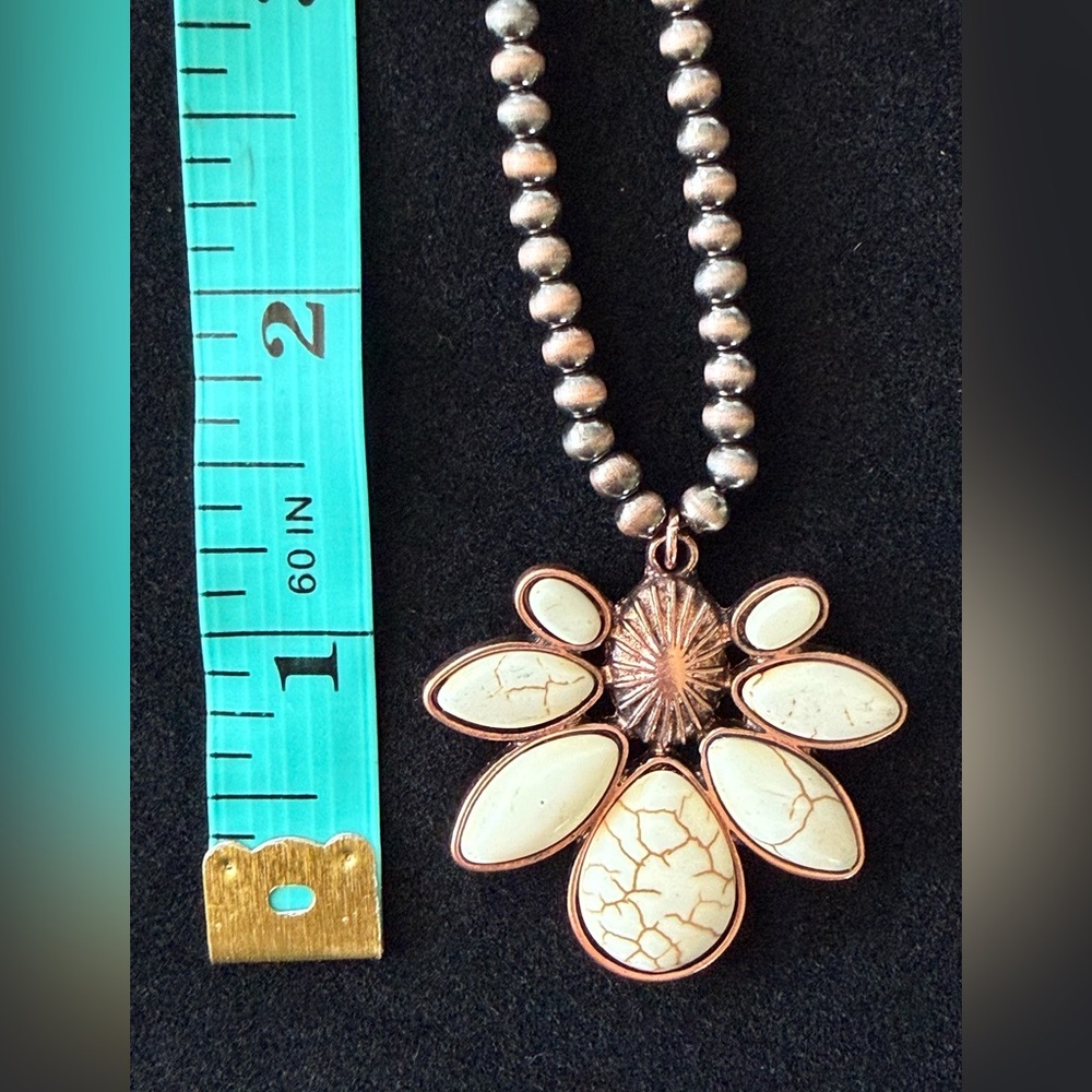 Copper-Tone Cream Stone Western Pendant Necklace & Earrings Set - Picture 4 of 8